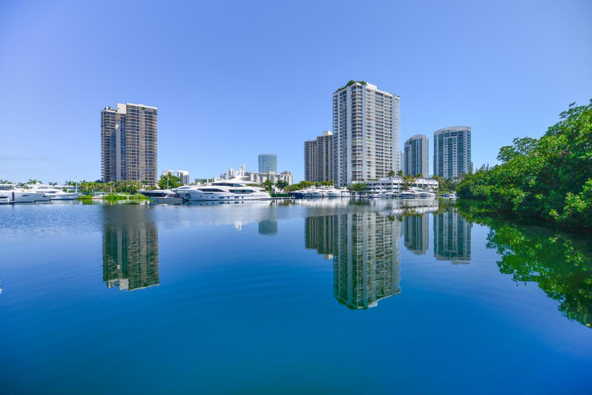 Lux Condo At Yacht Club 10 Min From Beach Miami Exterior foto