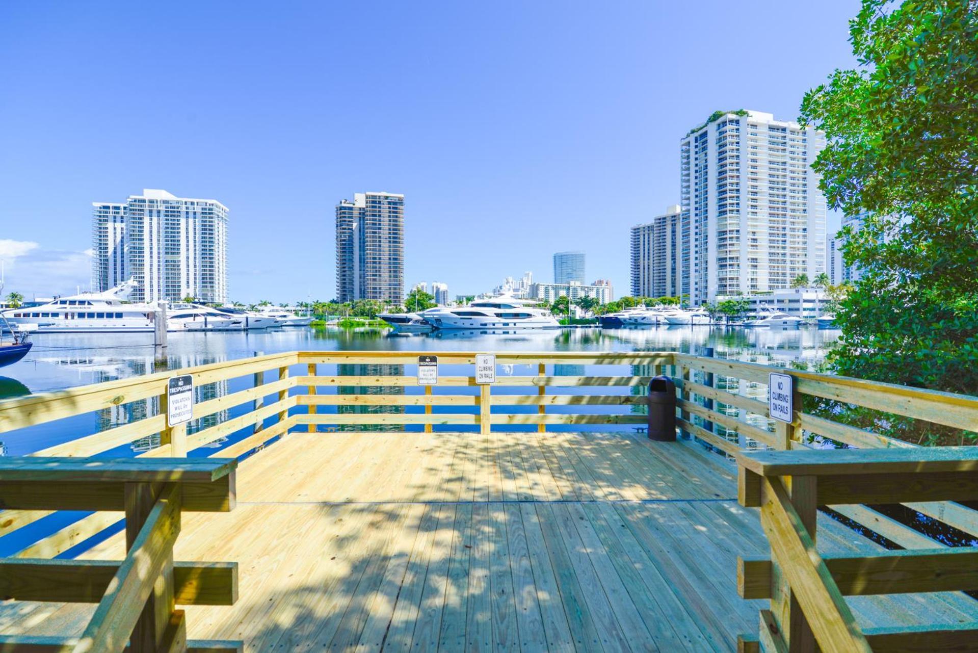 Lux Condo At Yacht Club 10 Min From Beach Miami Exterior foto